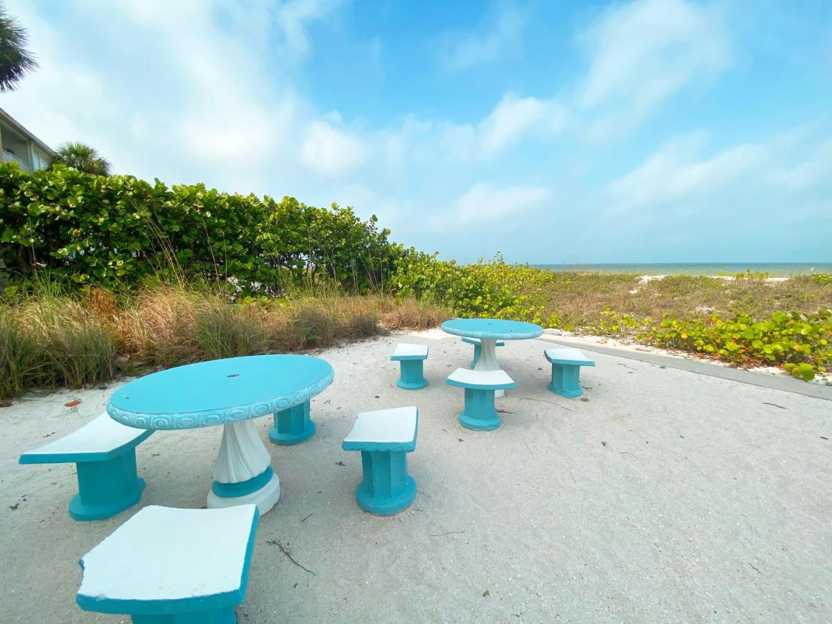 Nautical Watch Aparthotel Belleair Beach Εξωτερικό φωτογραφία