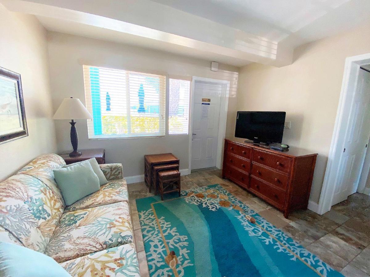 Nautical Watch Aparthotel Belleair Beach Εξωτερικό φωτογραφία