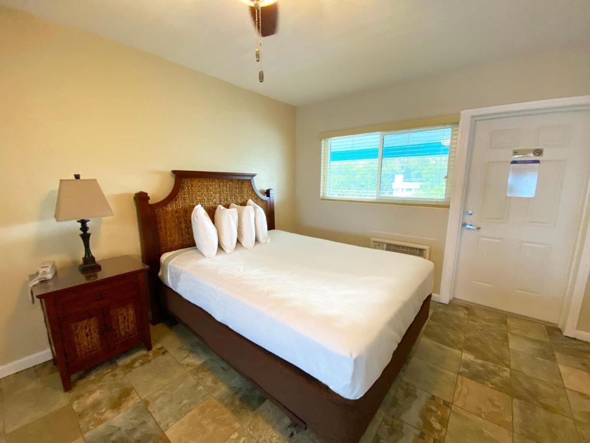 Nautical Watch Aparthotel Belleair Beach Εξωτερικό φωτογραφία