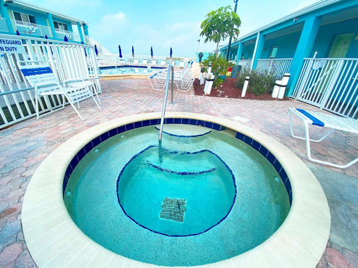 Nautical Watch Aparthotel Belleair Beach Εξωτερικό φωτογραφία